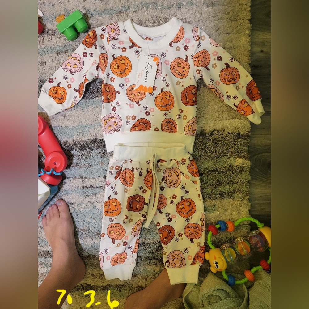 3-6 month Halloween Pumpkin sweatset